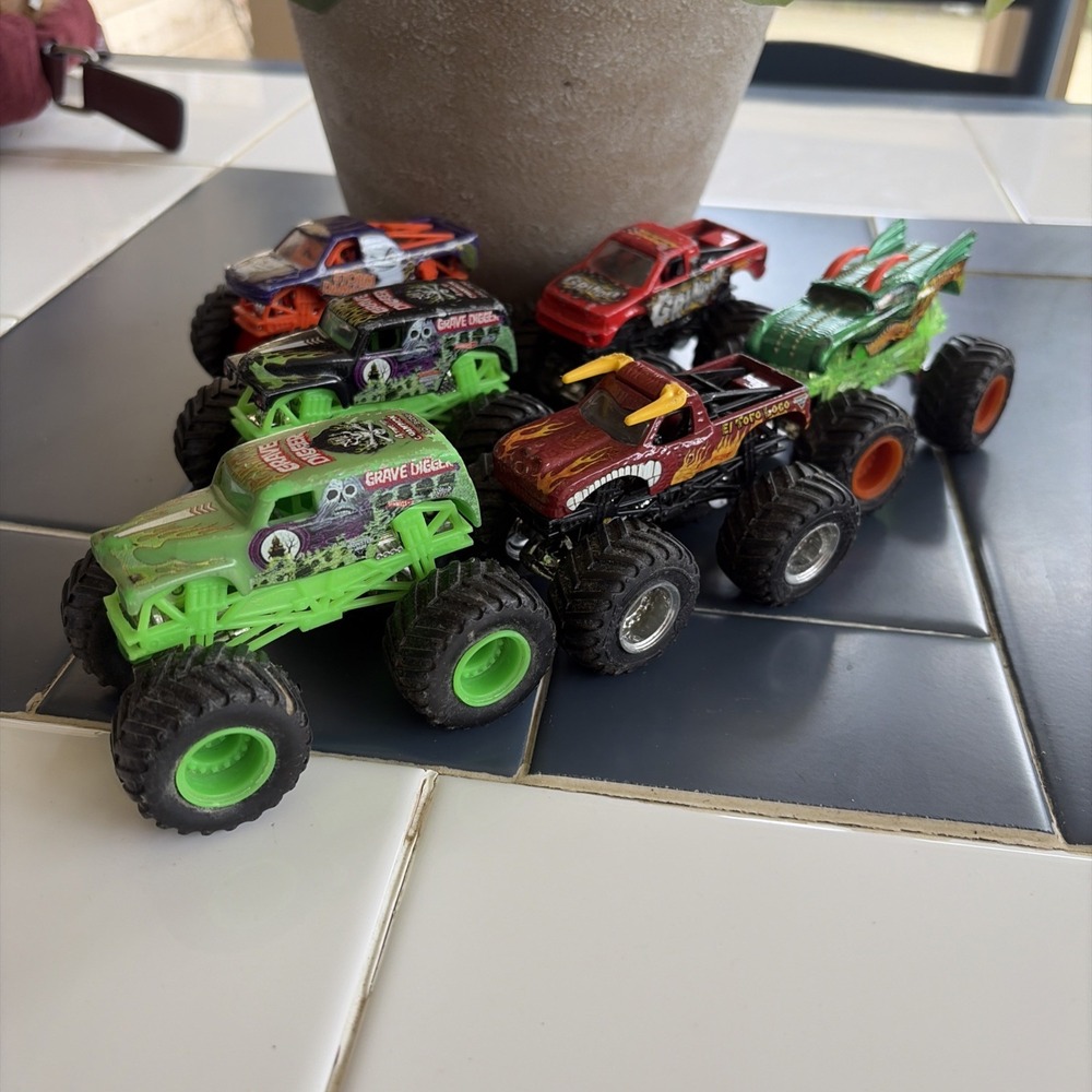 Hot Wheels Monster Jam Lot of 6 Diecast Mud Series Monster Trucks 1:64 (E3)